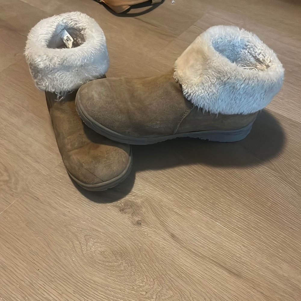 UGGs